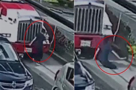 como satisfacer a una mujer trailer|Video: Mujer es atropellada por tráiler por ir distraída con el celular.